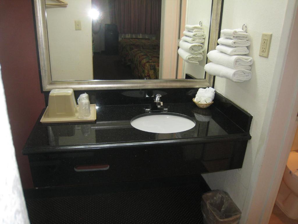 Motel 8 Maricopa Екстер'єр фото