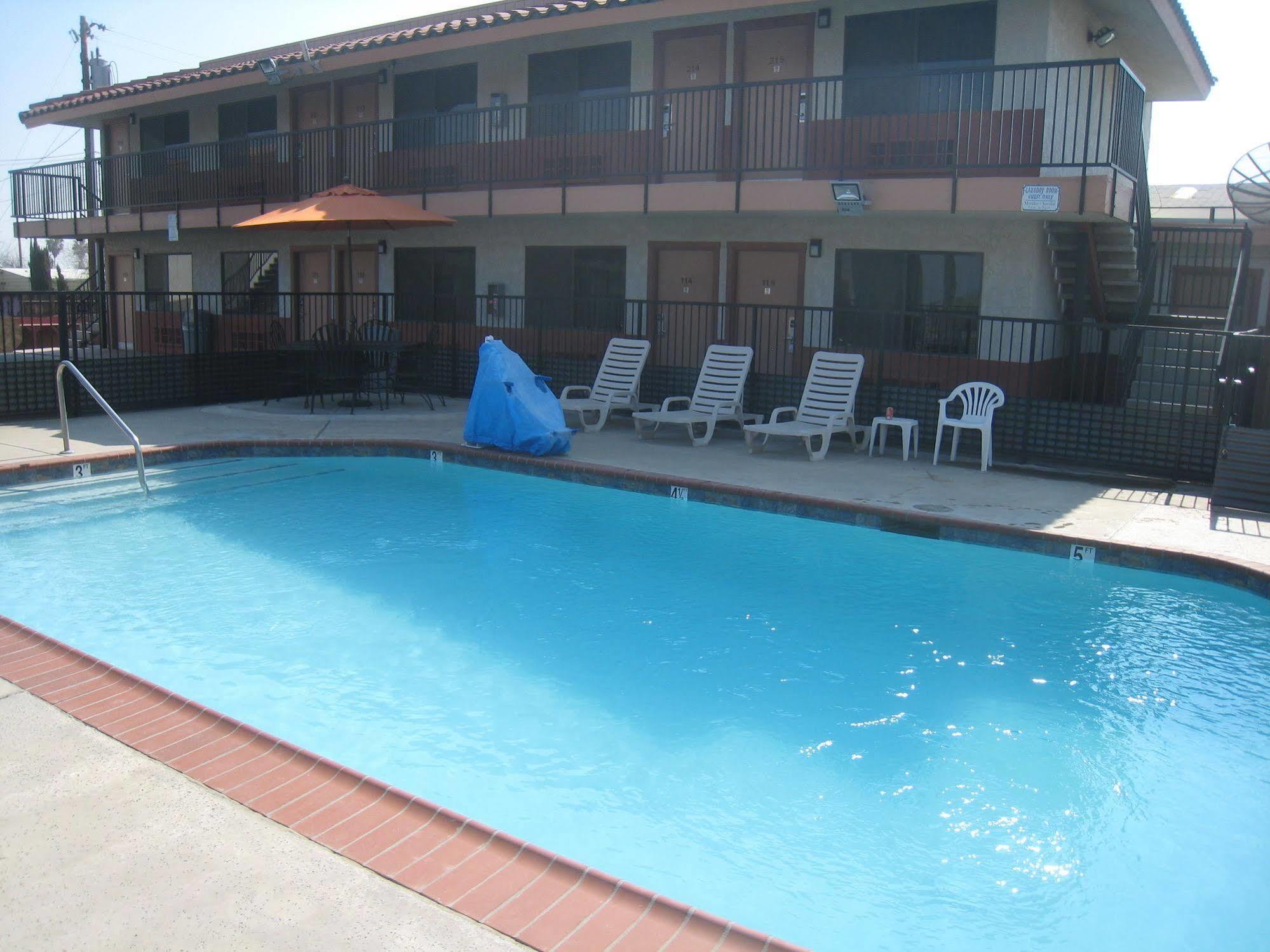 Motel 8 Maricopa Екстер'єр фото