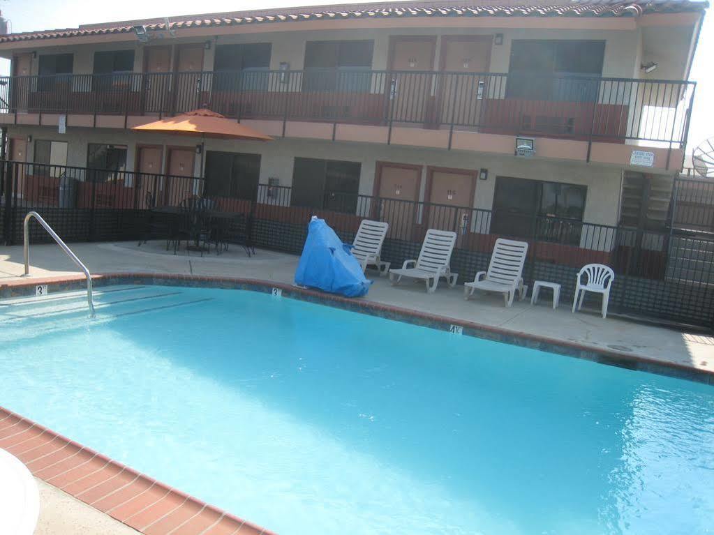 Motel 8 Maricopa Екстер'єр фото